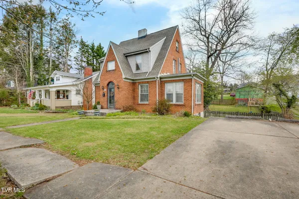$349,900 | 911 Georgia Avenue, Bristol, TN 37620