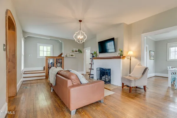 $349,900 | 911 Georgia Avenue, Bristol, TN 37620