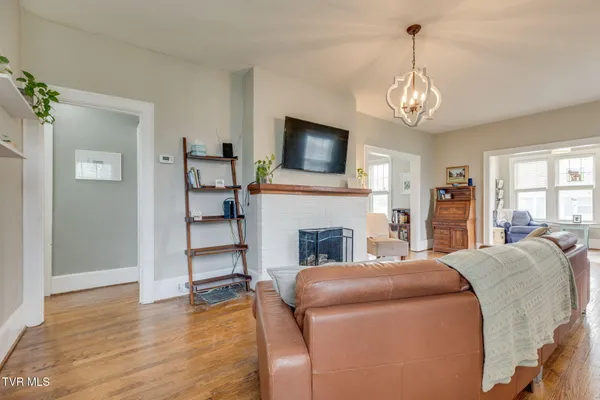 $349,900 | 911 Georgia Avenue, Bristol, TN 37620