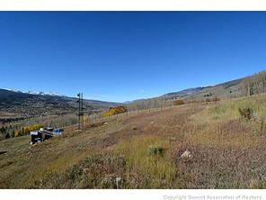 171 Z (aka Barking Dog Rd) Road Silverthorne, CO 80498 - Photo 22 of 25 a view of a field with an ocean