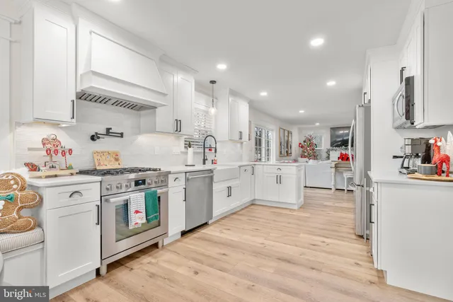 $749,999 | 5 Dunn Court, Marlton, NJ 08053