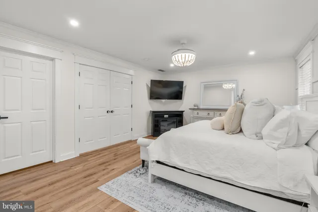 $749,999 | 5 Dunn Court, Marlton, NJ 08053