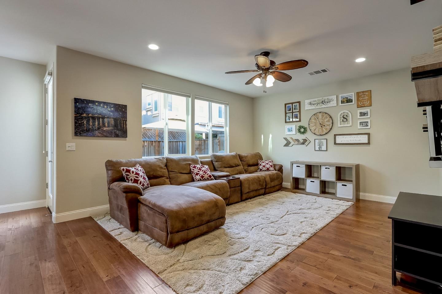 46 Angra Way Gilroy, CA 95020 - Photo 10 of 36 Gallery Image 10