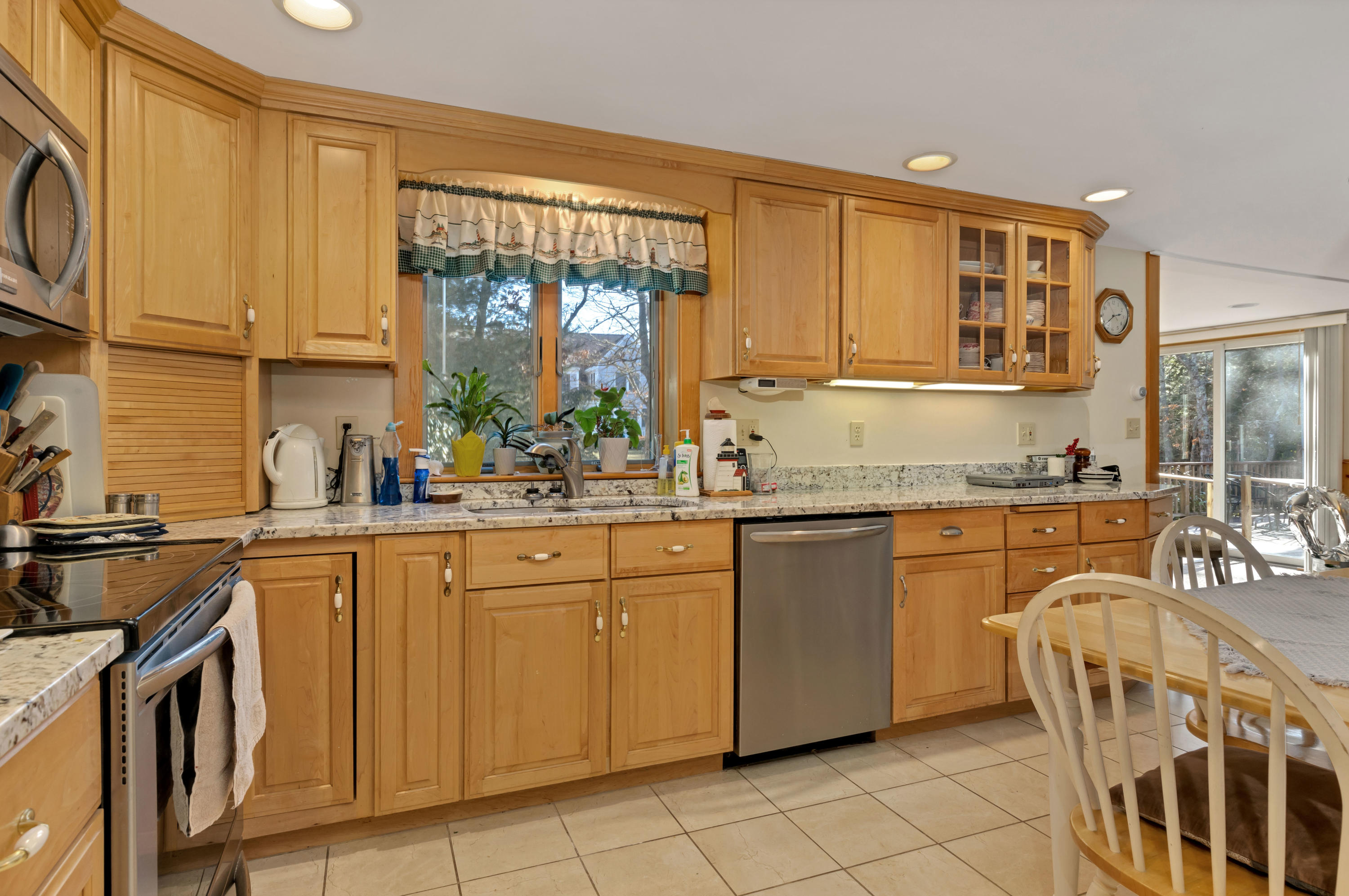 533 Poponessett Road Cotuit, MA 02635 - Photo 5 of 20 533PopLR-9