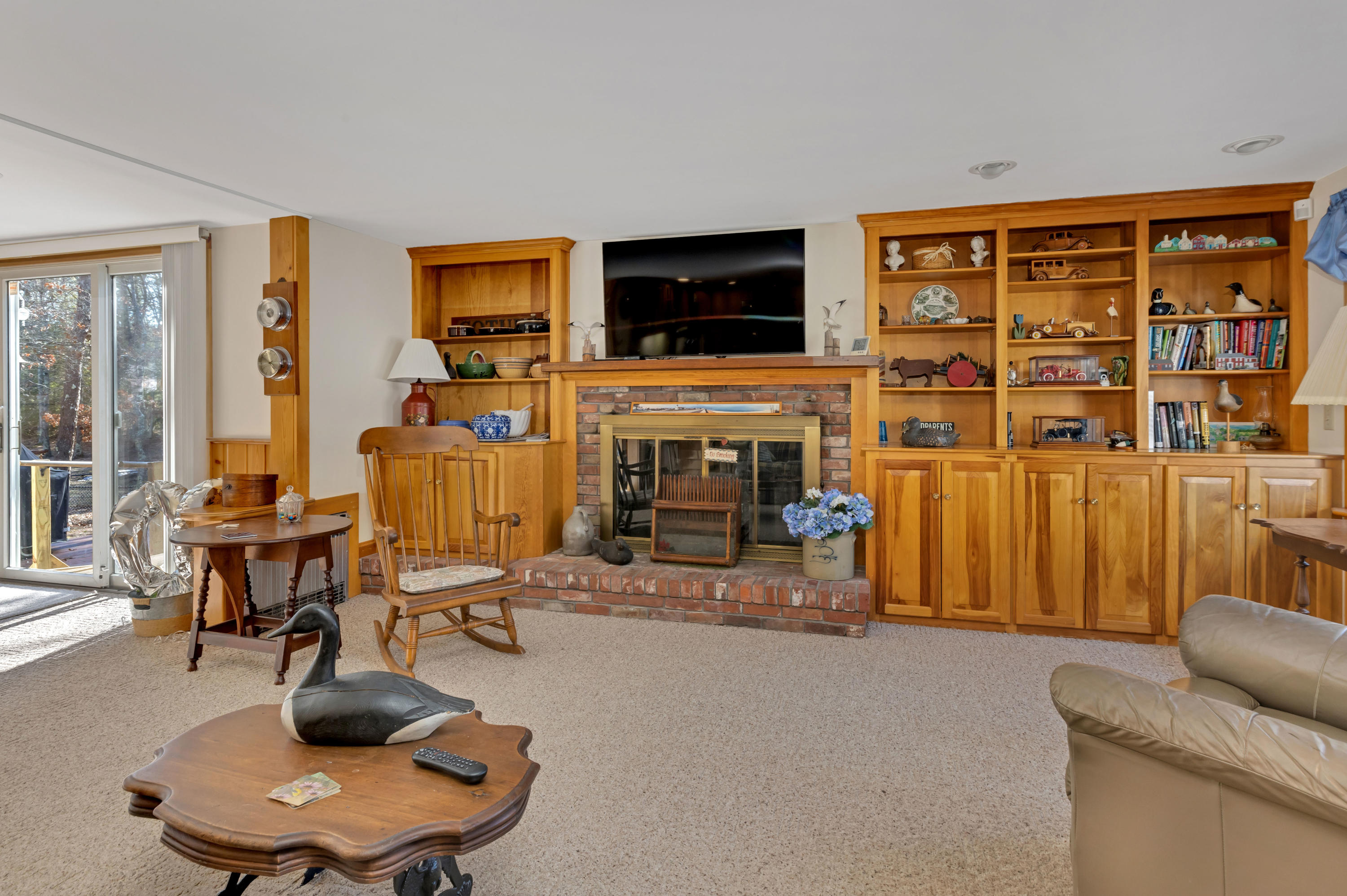 533 Poponessett Road Cotuit, MA 02635 - Photo 7 of 20 533PopLR-12