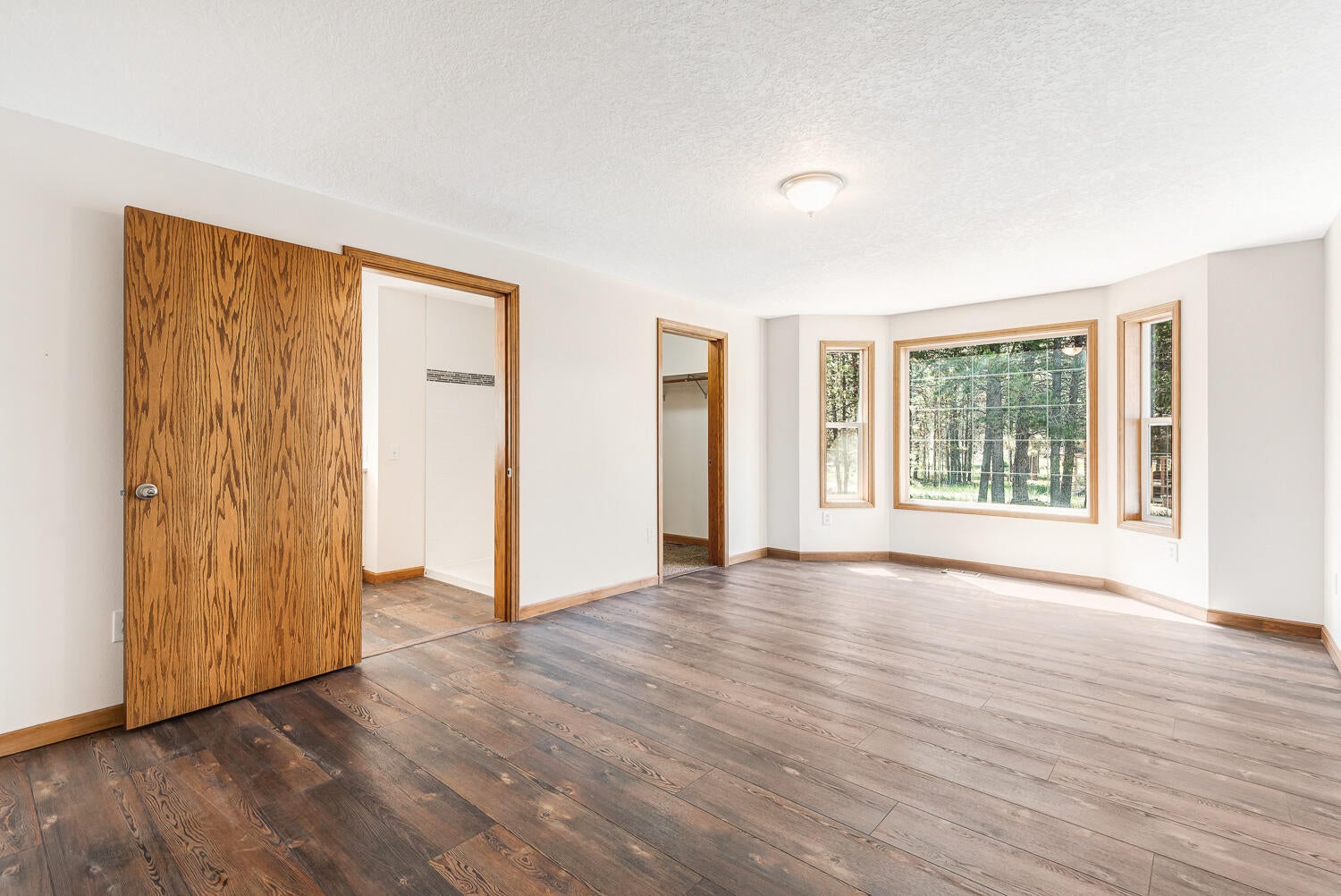 1026 Yoke Road La Pine, OR 97739 - Photo 21 of 42 Primary Bedroom on Main