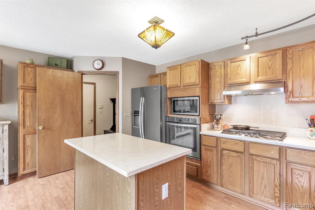 21745 River Ridge Trail, Unit 129 Farmington Hills, MI 48335 - Photo 13 of 34