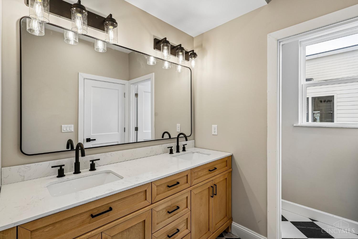 3906 Edwards Road, Unit C Cincinnati, OH 45209 - Photo 30 of 44 Gallery Image 30