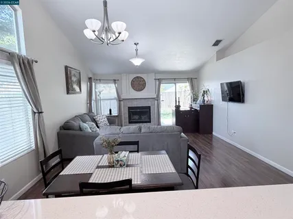 $520,000 | 8551 Summer Knoll Way, Elk Grove, CA 95624