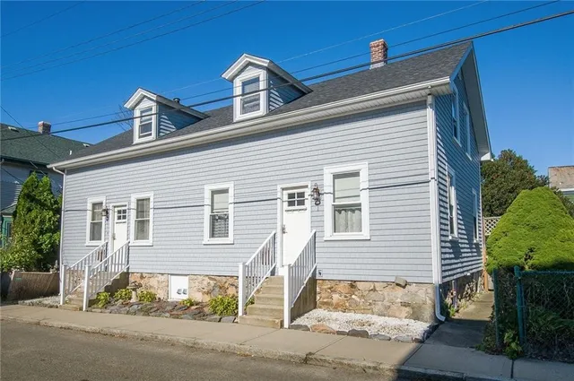$3,100 | 1 Lucas Avenue, Newport, RI 02840