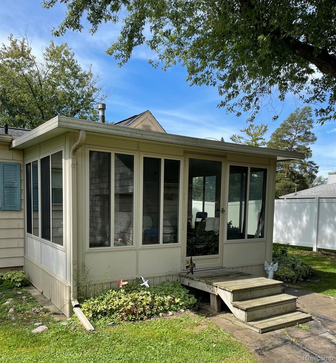 1199 South Genesee Road Burton, MI 48509 - Photo 8 of 14