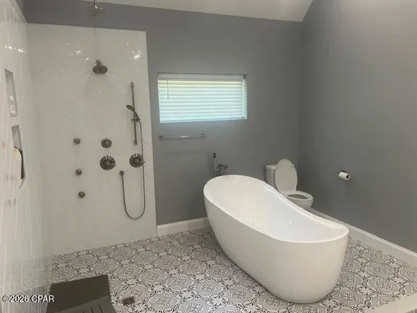 $2,490,000 | 210 Twin Lakes Drive, Panama City Beach, FL 32413