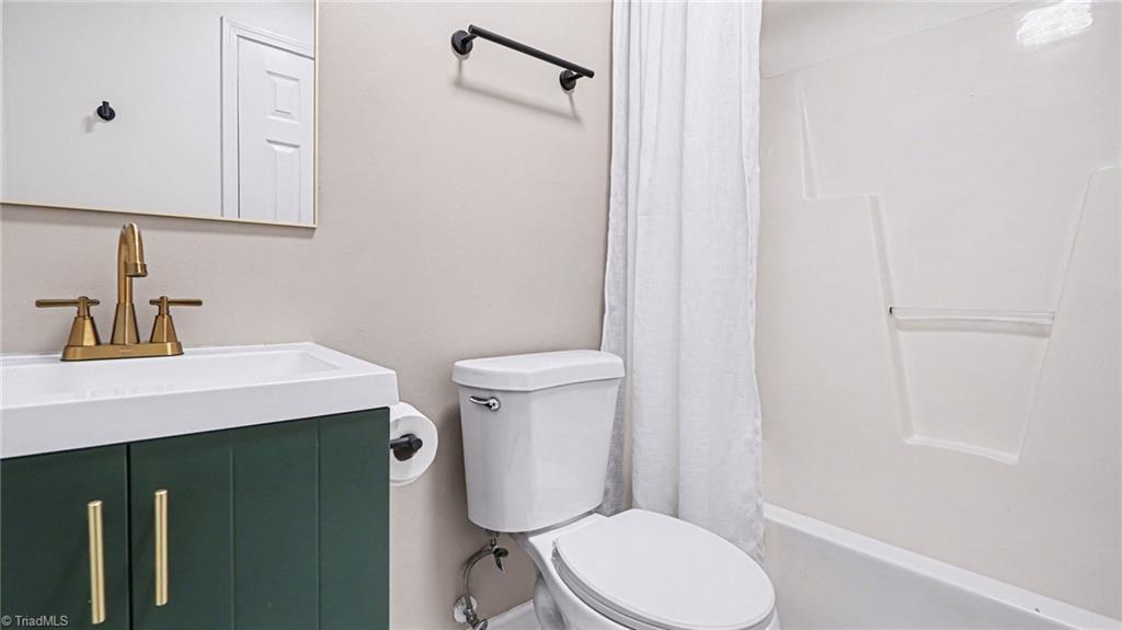 224 Friendly Avenue High Point, NC 27260 - Photo 13 of 19 Primary Bedroom