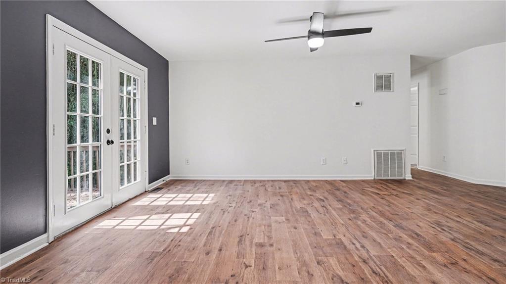 224 Friendly Avenue High Point, NC 27260 - Photo 5 of 19 Living Room