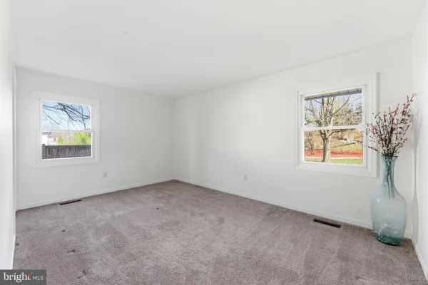 a view of a yard in front of house