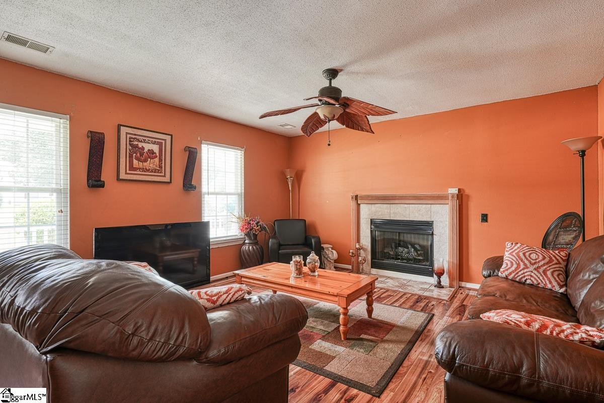 508 Country Garden Drive Fountain Inn, SC 29644 - Photo 3 of 30