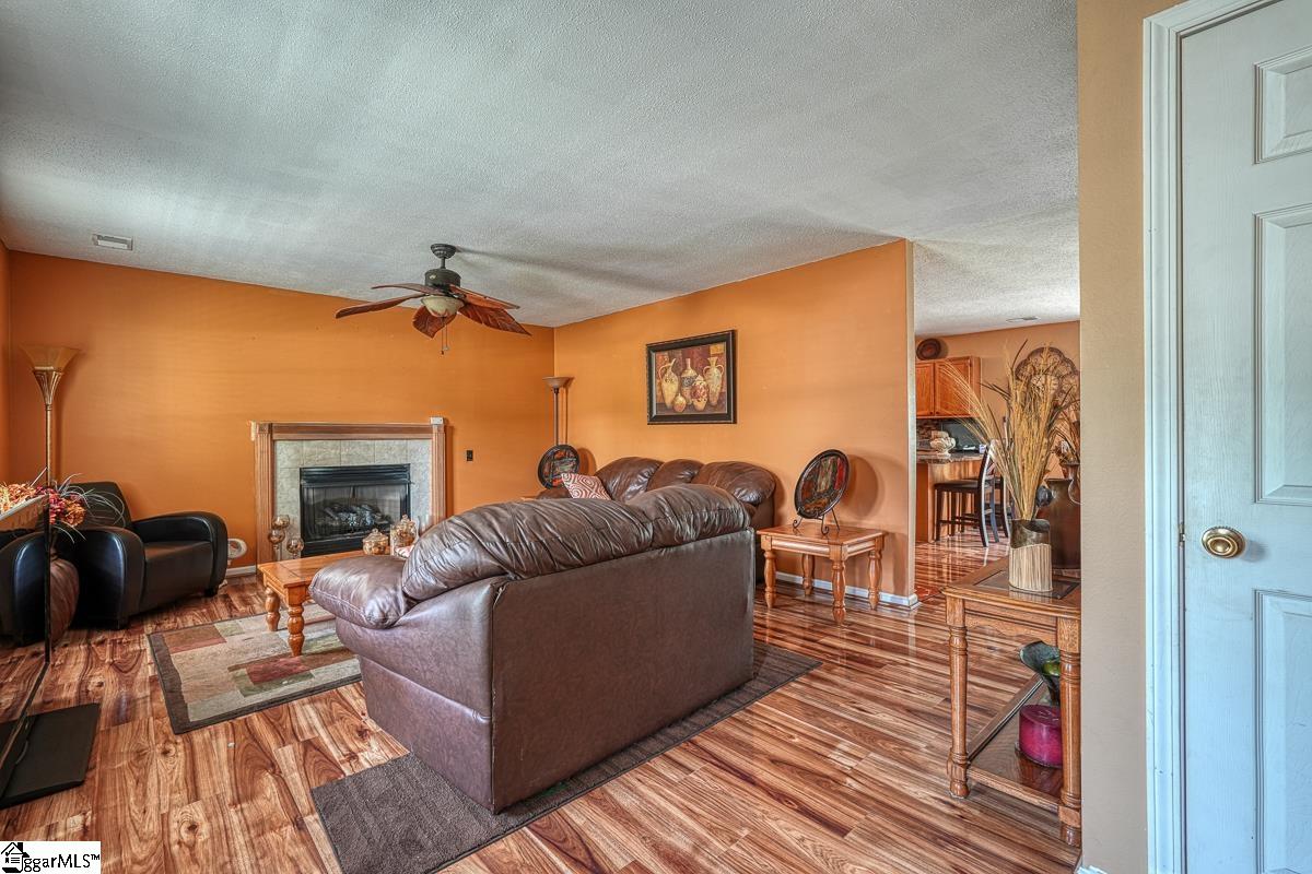 508 Country Garden Drive Fountain Inn, SC 29644 - Photo 7 of 30