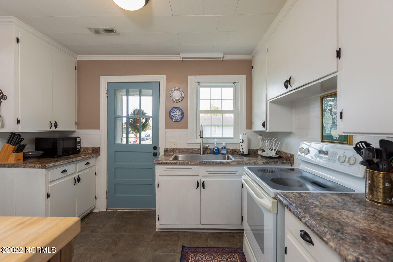 105 Davis Street Clinton, NC 28328 - Photo 12 of 31 105 Davis St -16