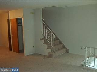 10731 Philcrest Road Philadelphia, PA 19154 - Photo 3 of 4 Gallery Image 3