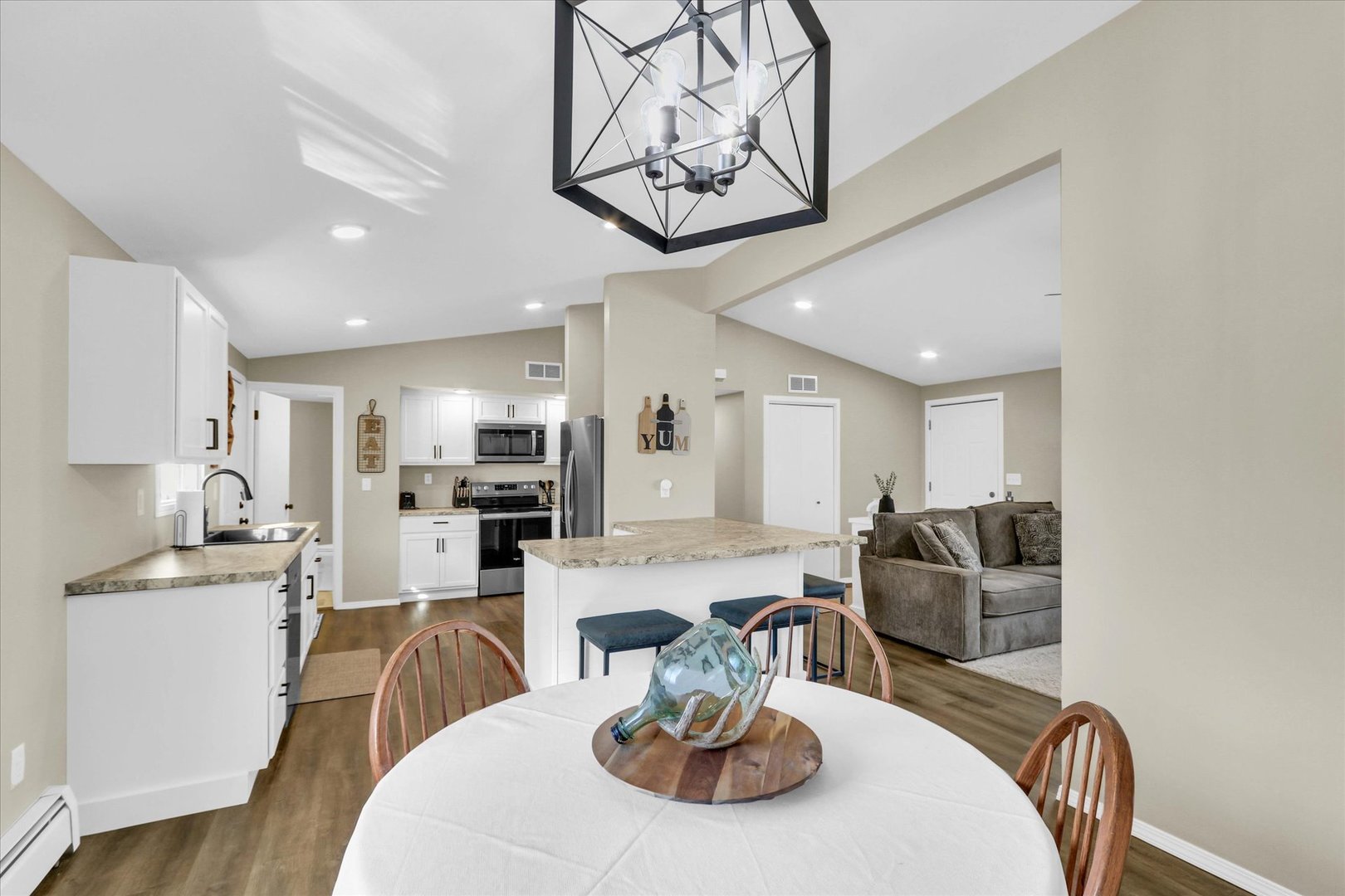 209 West Strong Street Tolono, IL 61880 - Photo 11 of 33