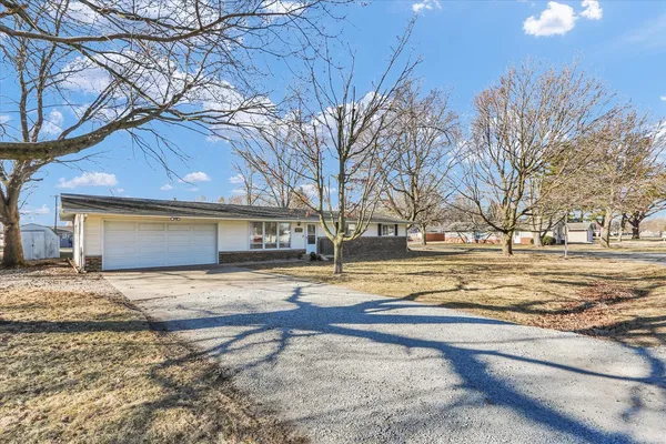 $210,000 | 209 West Strong Street, Tolono, IL 61880