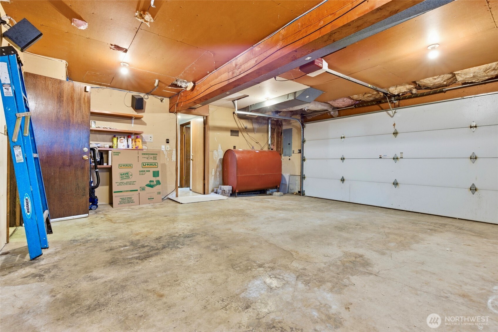 11906 Golden Given Road East Tacoma, WA 98445 - Photo 33 of 40 a view of a big room with closet
