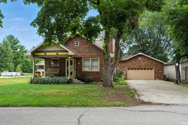 $290,000 | 201 South River Road, North Manchester, IN 46962