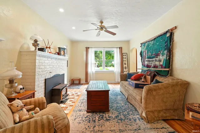 $290,000 | 201 South River Road, North Manchester, IN 46962