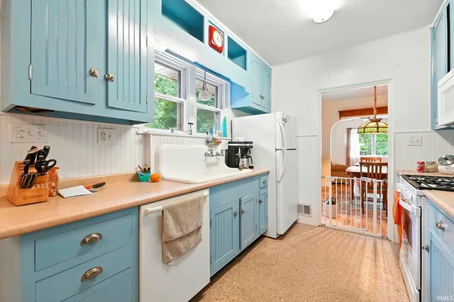 $290,000 | 201 South River Road, North Manchester, IN 46962