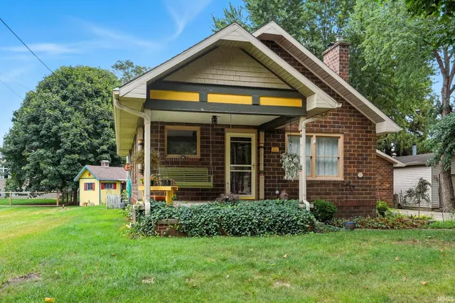 $290,000 | 201 South River Road, North Manchester, IN 46962