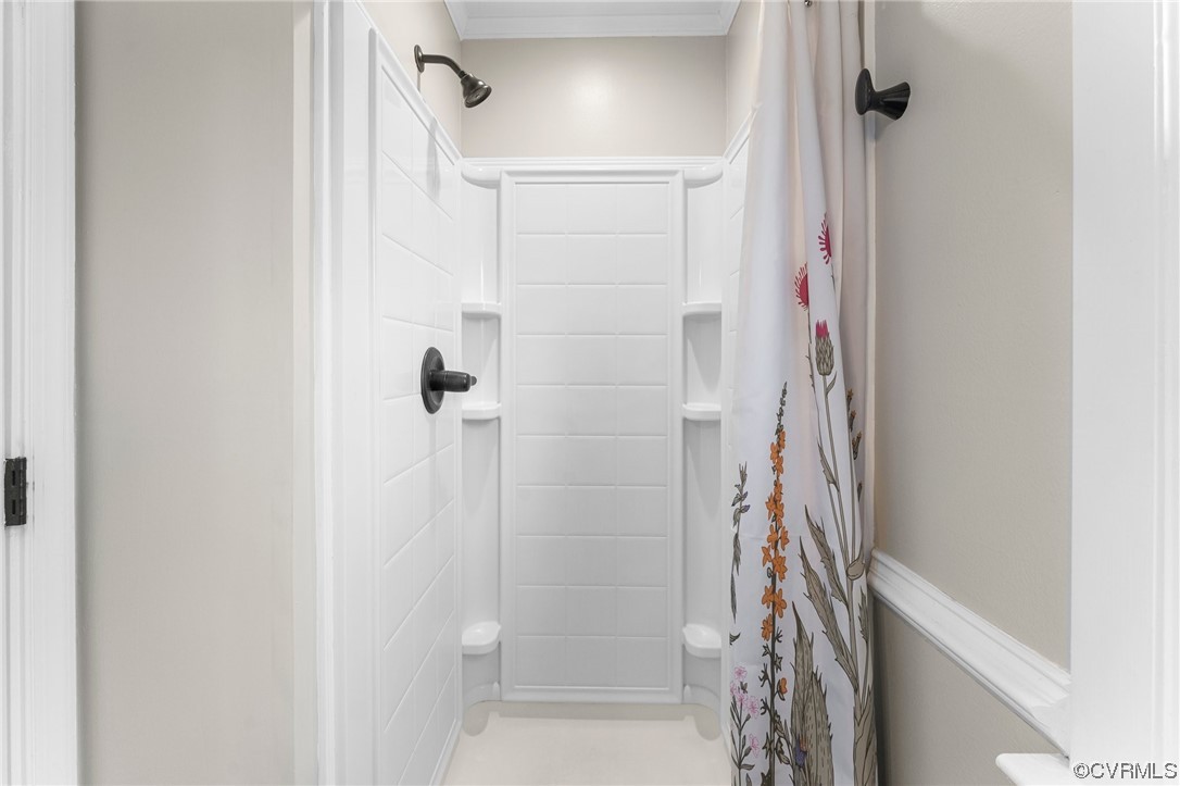 1221 Woodcroft Road Richmond, VA 23235 - Photo 30 of 42 a bathroom with a shower