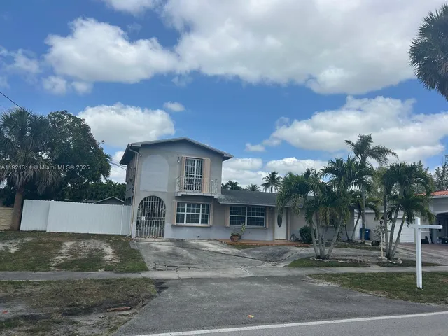 $1,600 | 17045 Northwest 78th Avenue, Unit 2, Hialeah, FL 33015