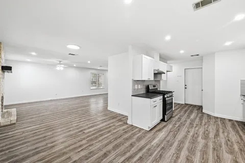 $599,995 | 5812 Kayview Drive, Austin, TX 78749