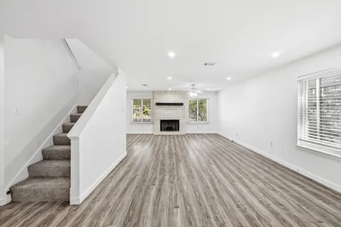 $599,995 | 5812 Kayview Drive, Austin, TX 78749