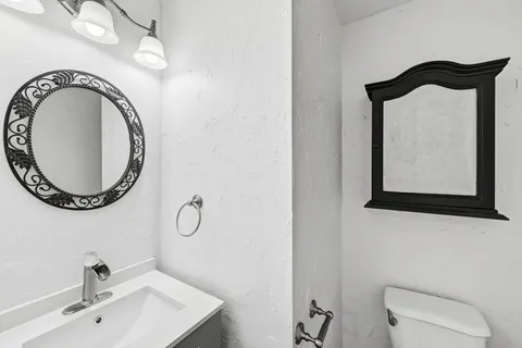 $599,995 | 5812 Kayview Drive, Austin, TX 78749