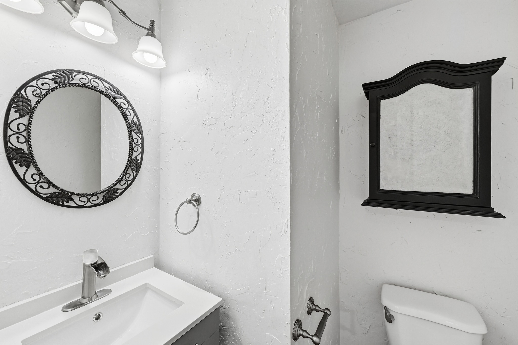 5812 Kayview Drive Austin, TX 78749 - Photo 17 of 31 a bathroom with a toilet and a sink