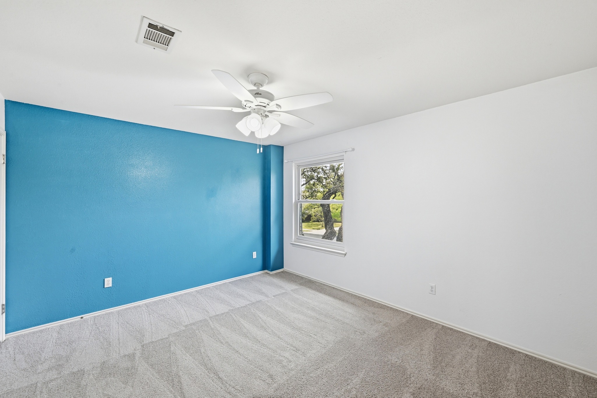 5812 Kayview Drive Austin, TX 78749 - Photo 26 of 31 a view of an empty room with a window