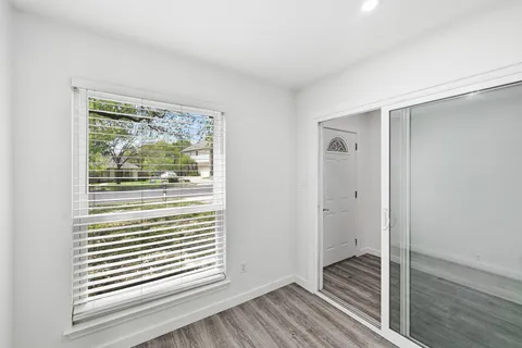 $599,995 | 5812 Kayview Drive, Austin, TX 78749