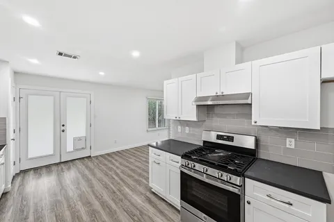 $599,995 | 5812 Kayview Drive, Austin, TX 78749