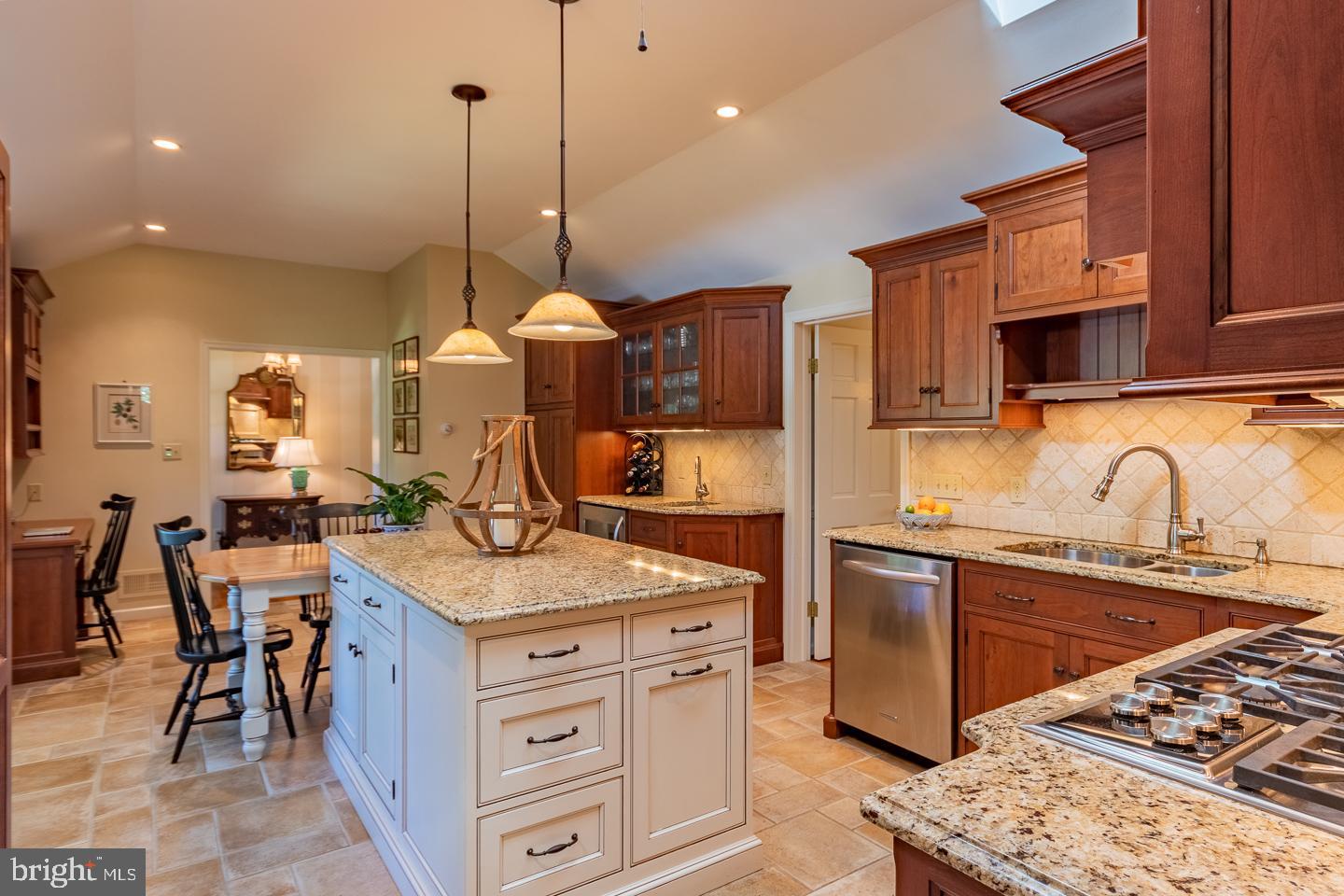 942 Ethan Allen Road Berwyn, PA 19312 - Photo 8 of 43 Gallery Image 8