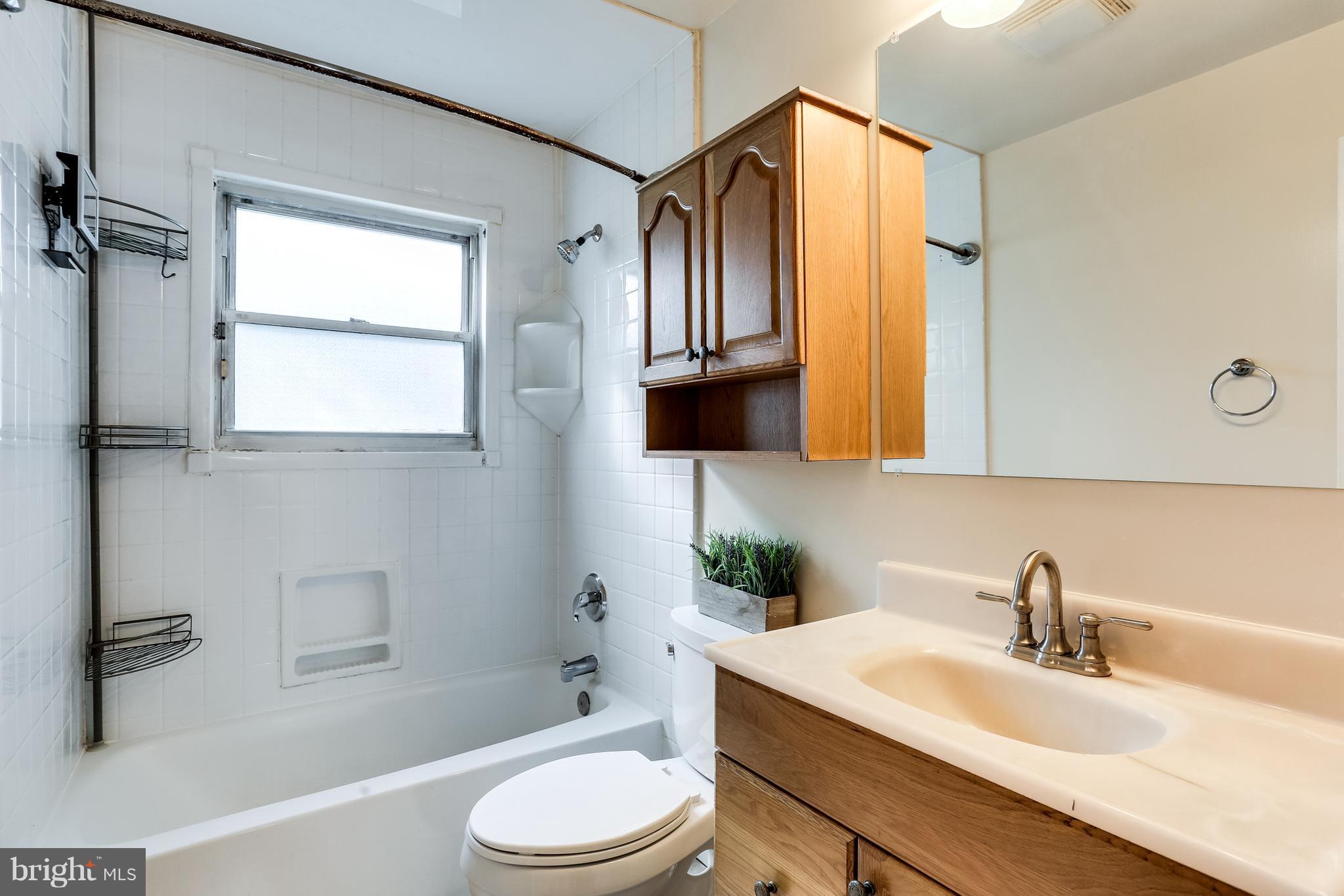 112 Embleton Road Owings Mills, MD 21117 - Photo 13 of 25 Bath (Master)