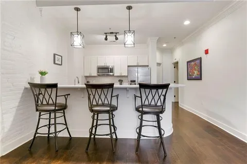 $425,000 | 633 Tchoupitoulas Street, Unit 6, New Orleans, LA 70130
