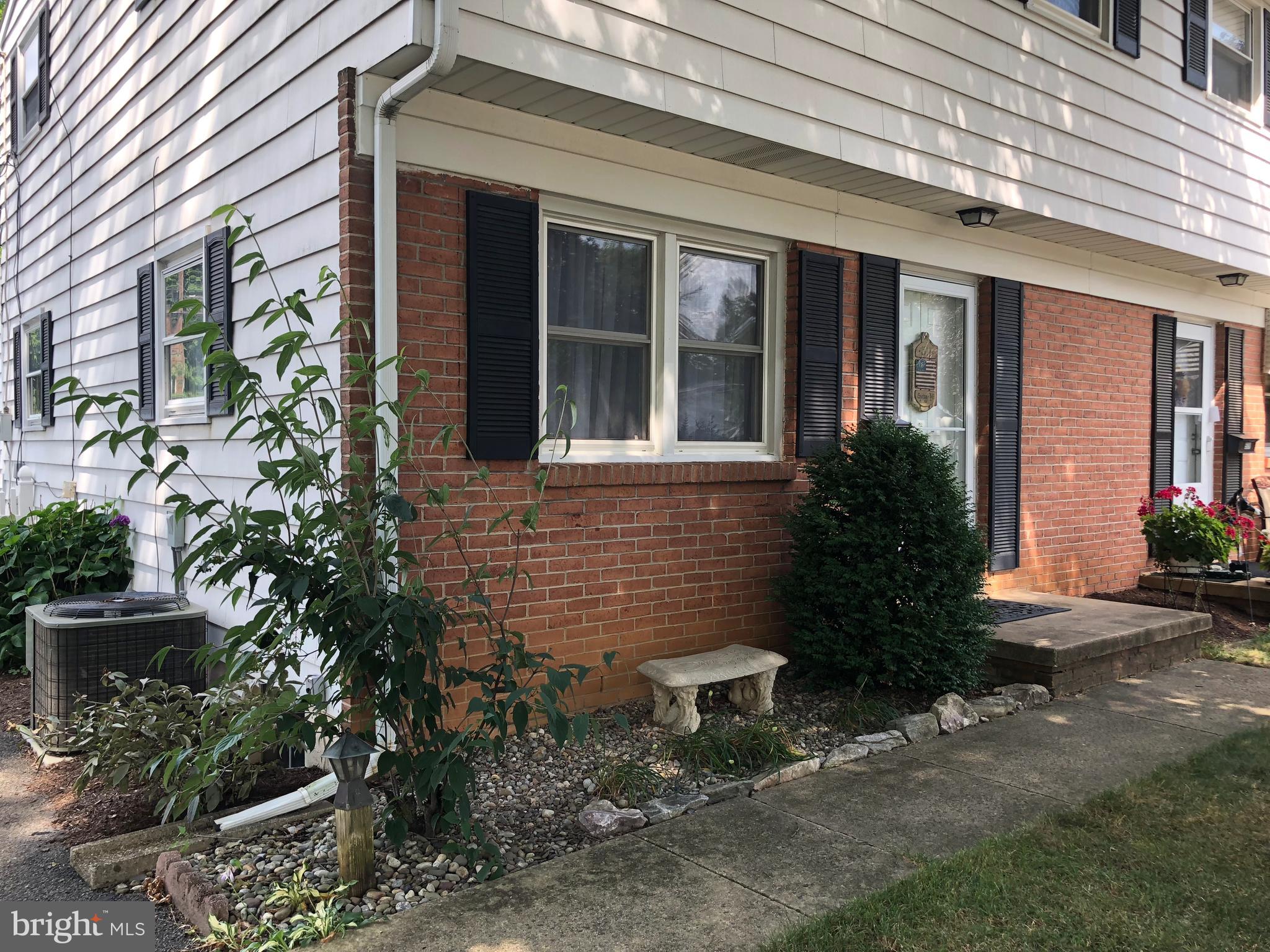511 Spring Avenue Lititz, PA 17543 - Photo 2 of 29 Front Walkway