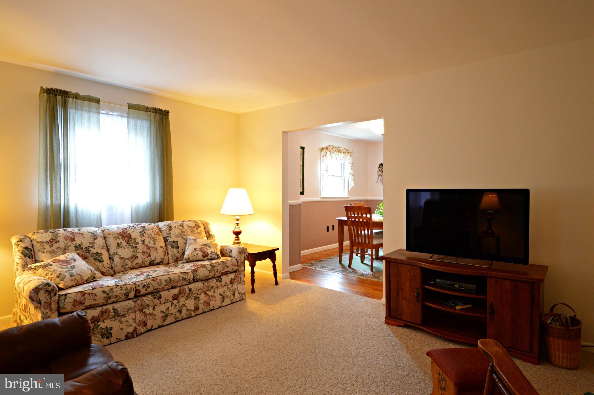 511 Spring Avenue Lititz, PA 17543 - Photo 3 of 29 Living Room View 1