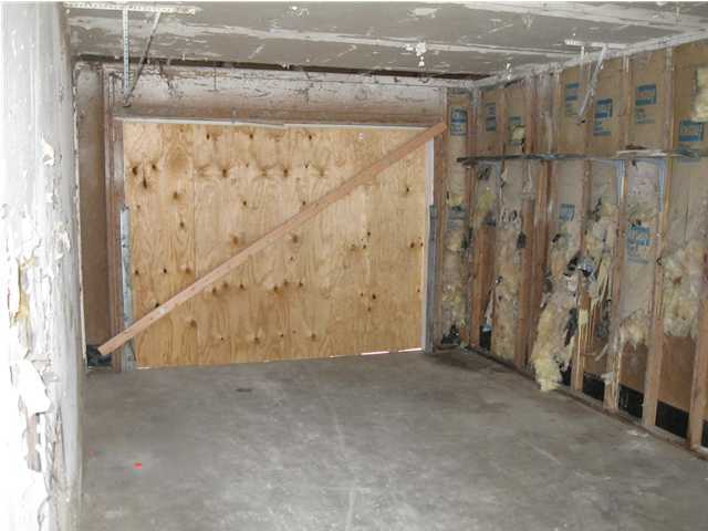 6200 Old Hickory Road Crestview, FL 32539 - Photo 7 of 10 a view of an empty room