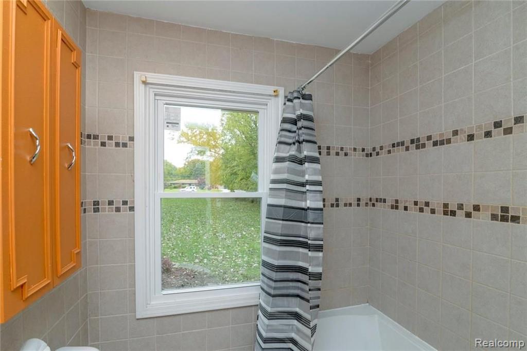 17360 Merriman Road Livonia, MI 48152 - Photo 33 of 41