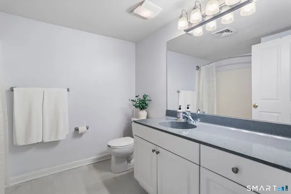$299,000 | 3250 Fairfield Avenue, Unit 302, Bridgeport, CT 06605