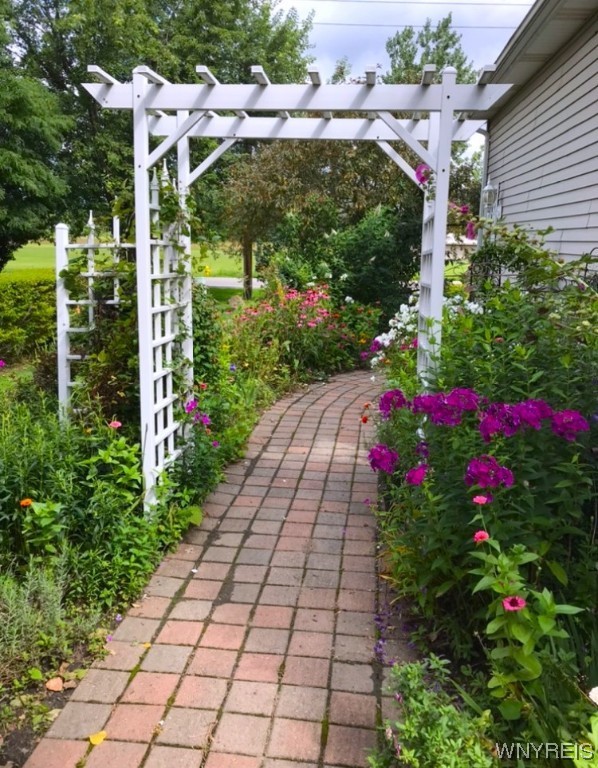 4586 Killian Road Pendleton, NY 14120 - Photo 39 of 49