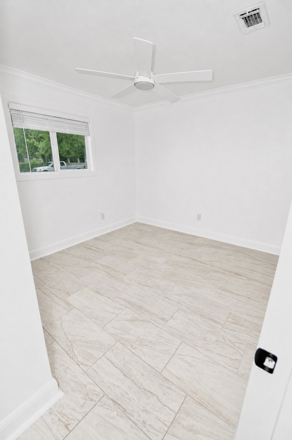 6027 Bluebell Circle Austin, TX 78741 - Photo 14 of 29