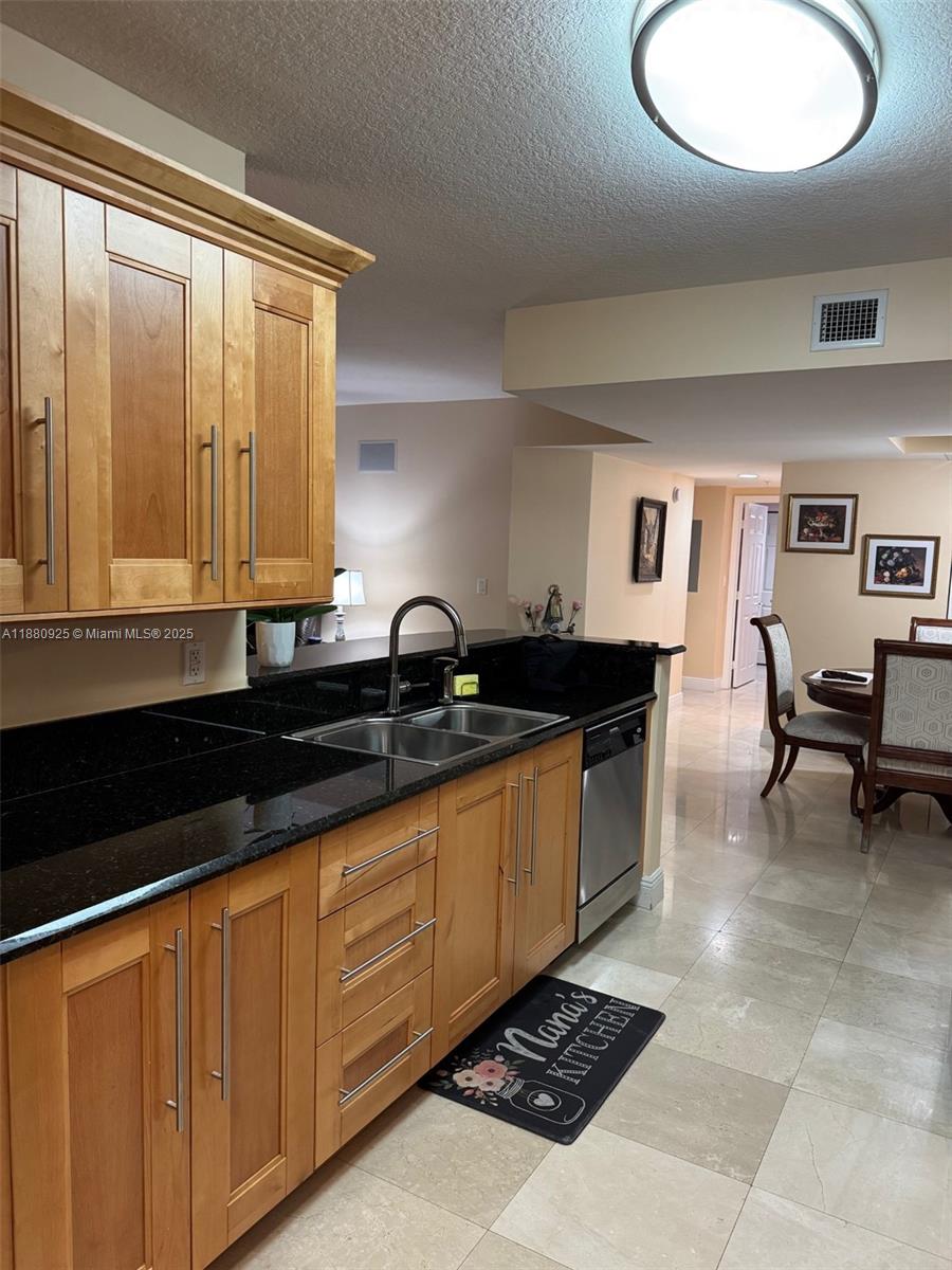 3232 Southwest 22nd Terrace, Unit 801 Miami, FL 33145 - Photo 5 of 19